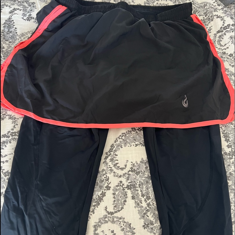 Beroy 3/4 length biking tights with skirt. 3xl but runs small. NWT